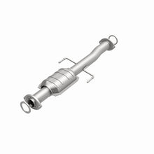 Load image into Gallery viewer, MagnaFlow Direct Fit Catalytic Converter 02-04 Toyota Tacoma 2.7L Rear
