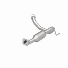 Load image into Gallery viewer, MagnaFlow Direct Fit Catalytic Converter 10-12 Toy FJ/4Runner 4.0L