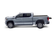 Load image into Gallery viewer, UnderCover 20-21 Jeep Gladiator 5ft Triad Bed Cover