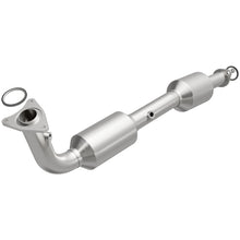 Load image into Gallery viewer, MagnaFlow Direct Fit Catalytic Converter 07-09 Toyota Tundra/Sequoia V8 4.7L