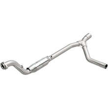 Load image into Gallery viewer, MagnaFlow Direct Fit Catalytic Converter 04-05 Dodge Ram 1500 Pickup 5.7L P/S