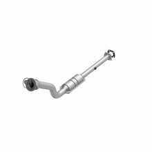 Load image into Gallery viewer, MagnaFlow Direct Fit Catalytic Converter 98-01 GM MidSize 3.1L