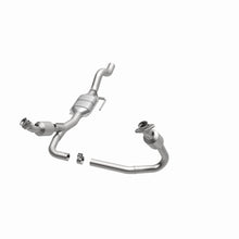Load image into Gallery viewer, MagnaFlow Direct Fit Catalytic Converter 00-02 Dakota 3.9L