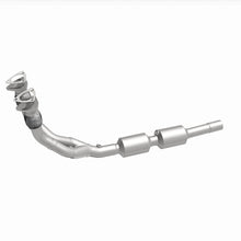 Load image into Gallery viewer, MagnaFlow Direct Fit Catalytic Converter 02-05 Golf 2.8L Underbody