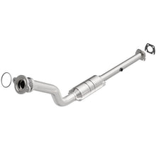 Load image into Gallery viewer, MagnaFlow Direct Fit Catalytic Converter 98-01 GM MidSize 3.1L