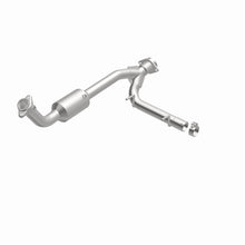Load image into Gallery viewer, MagnaFlow Direct Fit Catalytic Converter 05-06 Lincoln Navigator 5.4L w/ 3in Main Piping