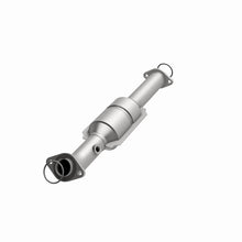 Load image into Gallery viewer, MagnaFlow Direct Fit Catalytic Converter 05-09 Toyota Tacoma 4.0L P/S Rear