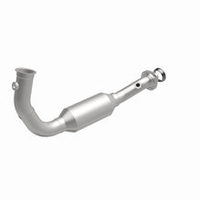 Load image into Gallery viewer, MagnaFlow Direct Fit Catalytic Converter OEM 2004 Jeep Liberty Underbody