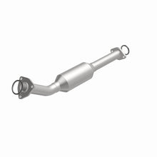Load image into Gallery viewer, MagnaFlow Direct Fit Catalytic Converter OEM 2003-2004 Toyota Tundra Underbody - 28.75in Length