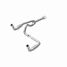 Load image into Gallery viewer, MagnaFlow Direct Fit Catalytic Converter 00 Chevy Express 1500 5.7L