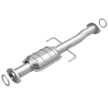 Load image into Gallery viewer, MagnaFlow Direct Fit Catalytic Converter 02-04 Toyota Tacoma 2.7L Rear