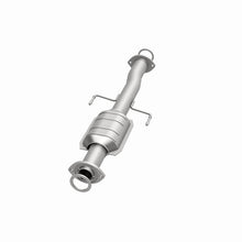 Load image into Gallery viewer, MagnaFlow Direct Fit Catalytic Converter 02-04 Toyota Tacoma 2.7L Rear