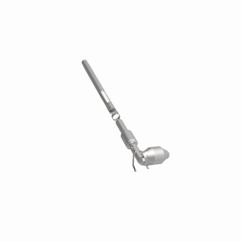 MagnaFlow Direct Fit Catalytic Converter 13-15 VW Beetle 2.0L / 14-15 VW Jetta/Passat 1.8L