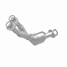 Load image into Gallery viewer, MagnaFlow Direct Fit Catalytic Converter 01-04 Toyota Tacoma 2.7L fr