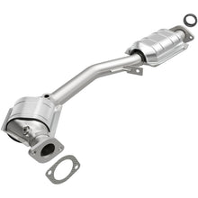Load image into Gallery viewer, MagnaFlow Direct Fit Catalytic Converter 99-04 Subaru Forester 2.5L