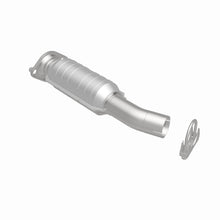 Load image into Gallery viewer, MagnaFlow Direct Fit Catalytic Converter 04 Toyota Sienna 3.3L