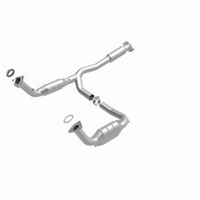 Load image into Gallery viewer, MagnaFlow Direct Fit Catalytic Converter 05-06 GMC Envoy XL Denali