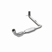 Load image into Gallery viewer, MagnaFlow Direct Fit Catalytic Converter 97-98 Ford Trucks 5.4L