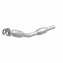 Load image into Gallery viewer, MagnaFlow Direct Fit Catalytic Converter Converter 05-08 Toyota Corolla 1.8L