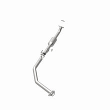 Load image into Gallery viewer, MagnaFlow Direct Fit Catalytic Converter OEM 2001-2004 Toyota Sequoia Underbody