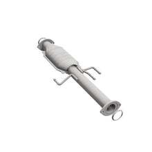 Load image into Gallery viewer, MagnaFlow Direct Fit Catalytic Converter 01-04 Toyota Tacoma 3.4L Rear