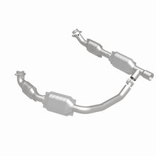 Load image into Gallery viewer, MagnaFlow Direct Fit Catalytic Converter 05-07 Ford E-250/E-350 Econoline V8 5.4L
