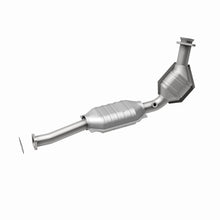 Load image into Gallery viewer, MagnaFlow DF Catalytic Conv 03-06 Ford Crown Victoria / 03-06 Lincoln Town Car 4.6L (California)