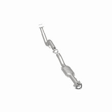 Load image into Gallery viewer, MagnaFlow Direct Fit Catalytic Converter 03-07 GM 2500/3500 Passenger Side