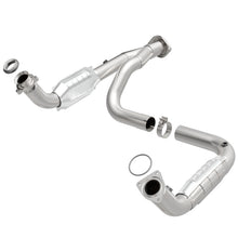 Load image into Gallery viewer, MagnaFlow Direct Fit Catalytic Converter 07-09 Hummer Truck H2 Y-Pipe Assy
