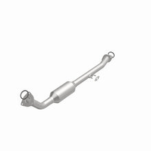 Load image into Gallery viewer, MagnaFlow Direct Fit Catalytic Converter OEM 2001-2004 Toyota Sequoia Underbody
