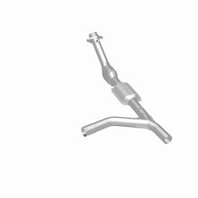 Load image into Gallery viewer, MagnaFlow Direct Fit Catalytic Converter 00-04 Ford E150 4.6L Passenger Side