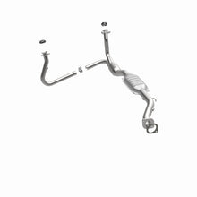 Load image into Gallery viewer, MagnaFlow Direct Fit Catalytic Converter 01-05 Chevy Blazer 4.3L 4WD