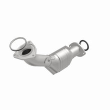 Load image into Gallery viewer, MagnaFlow Direct Fit Catalytic Converter 00-04 Toyota Tacoma 3.4L California