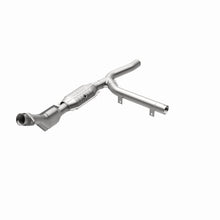 Load image into Gallery viewer, MagnaFlow Direct Fit Catalytic Converter 01 Ford F-150 4.2L