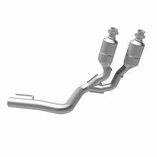 Load image into Gallery viewer, MagnaFlow Direct Fit Catalytic Converter 99-00 Grand Cherokee 4.0L