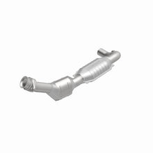 Load image into Gallery viewer, MagnaFlow Direct Fit Catalytic Converter 00-03 Ford Van 4.2L OEM