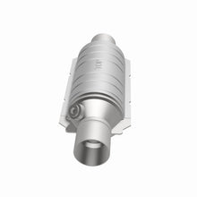 Load image into Gallery viewer, MagnaFlow Universal Catalytic Converter 2.5inch GM 3.8L