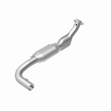 Load image into Gallery viewer, MagnaFlow Direct Fit Catalytic Converter 97-98 Expedition-Navigator