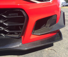 Load image into Gallery viewer, Anderson Composites 17-18 Chevrolet Camaro 1LE Carbon Fiber Type LE Air Duct Bezels
