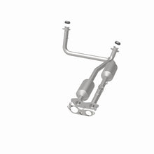 Load image into Gallery viewer, MagnaFlow Direct Fit Catalytic Converter California Grade 96-00 GM Tahoe/Yukon/Escalade 5.7L