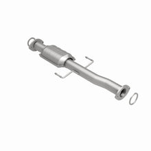 Load image into Gallery viewer, MagnaFlow Direct Fit Catalytic Converter 02-04 Toyota Tacoma 2.7L Rear