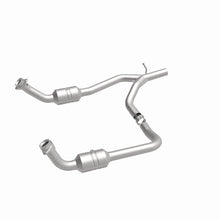 Load image into Gallery viewer, MagnaFlow Direct Fit Catalytic Converter 2009-2014 E-150 4.6 L Underbody