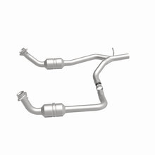 Load image into Gallery viewer, MagnaFlow Direct Fit Catalytic Converter 2009-2014 E-150 4.6 L Underbody