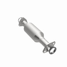 Load image into Gallery viewer, MagnaFlow Direct Fit Catalytic Converter 97-01 Honda CR-V 2.0L