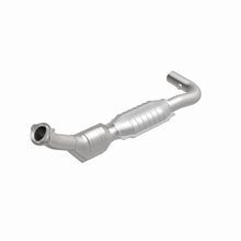 Load image into Gallery viewer, MagnaFlow Direct Fit Catalytic Converter 97-98 Expedition-Navigator