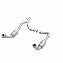 Load image into Gallery viewer, MagnaFlow Direct Fit Catalytic Converter 2009-2014 E-150 4.6 L Underbody