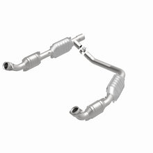 Load image into Gallery viewer, MagnaFlow Direct Fit Catalytic Converter Ford E350 Van 06 5.4L OEM