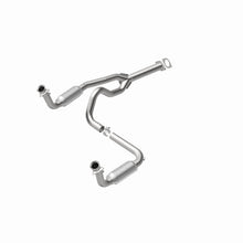 Load image into Gallery viewer, MagnaFlow Direct Fit Catalytic Converter 00 Chevy Express 1500 5.7L