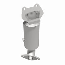 Load image into Gallery viewer, MagnaFlow Direct Fit Catalytic Converter 17-18 Chrysler Pacifica 3.6L