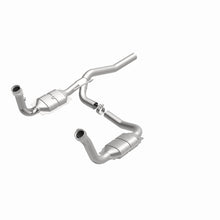 Load image into Gallery viewer, MagnaFlow Direct Fit Catalytic Converter 2009-2012 Dodge Nitro 3.7L Underbody